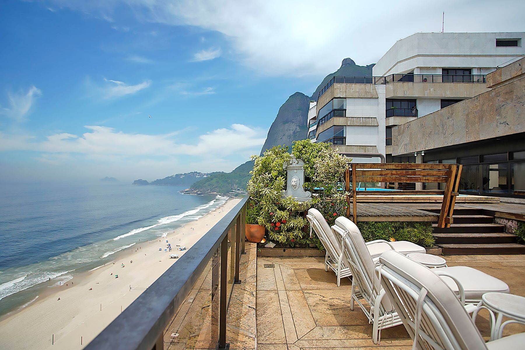 Single Family Homes por un Venta en Cobertura frontal mar em prédio exclusivo Sao Conrado, Rio de Janeiro, Rio de Janeiro Brasil