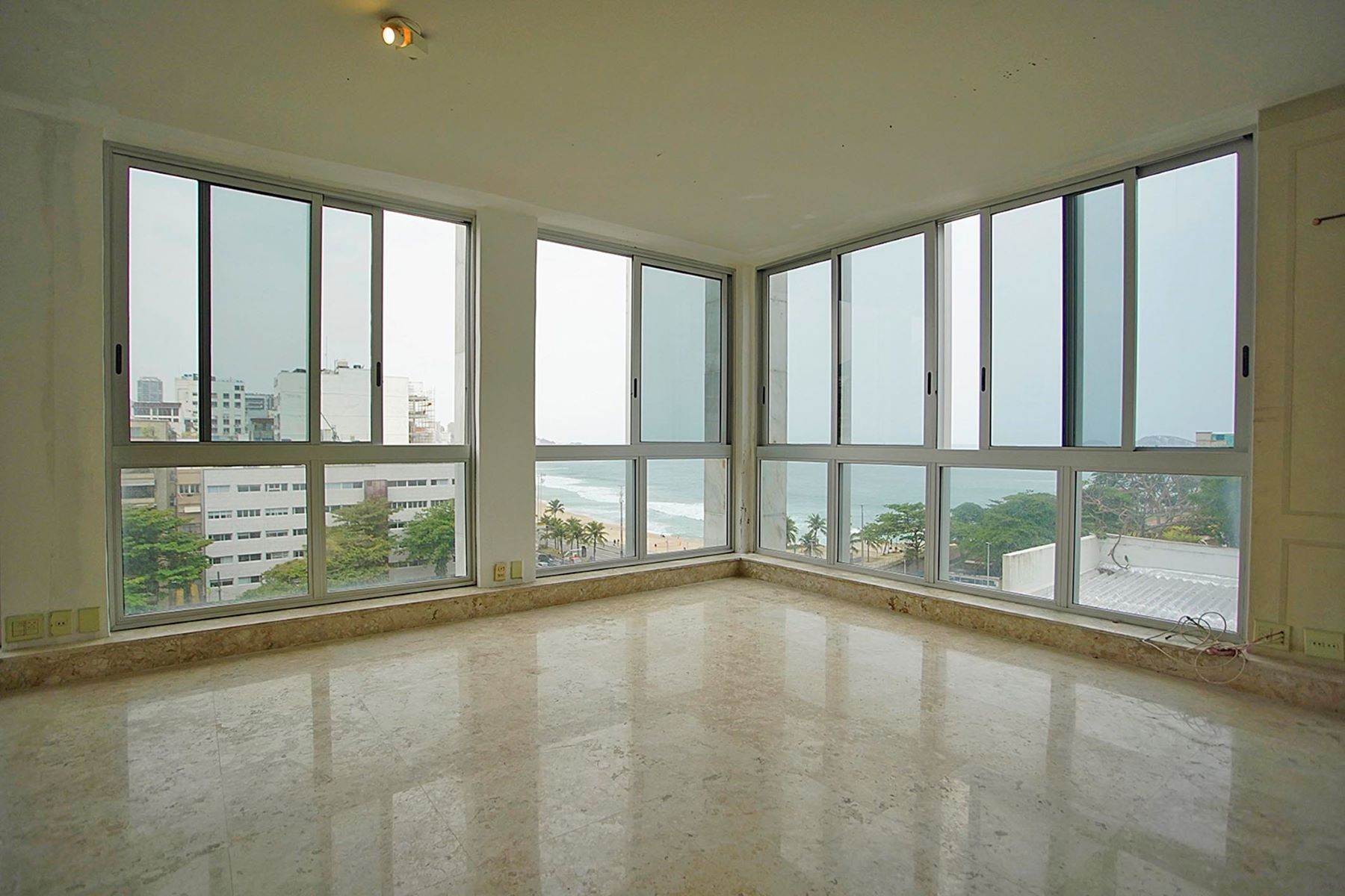 Apartments por un Venta en Apartment overlooking Leblon and Ipanema Leblon, Rio de Janeiro, Rio de Janeiro Brasil