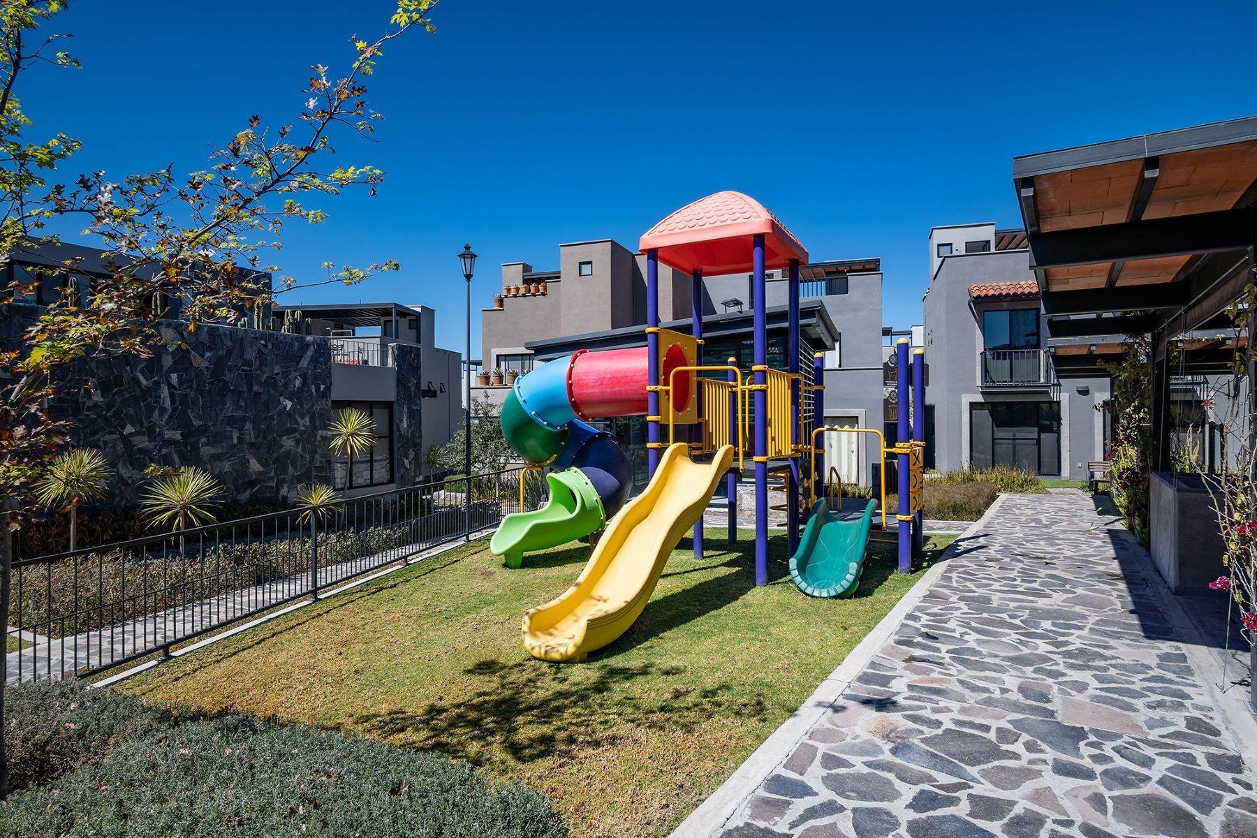 17. Single Family Homes for Sale at Casa Diez Corazones San Miguel De Allende, Guanajuato Mexico