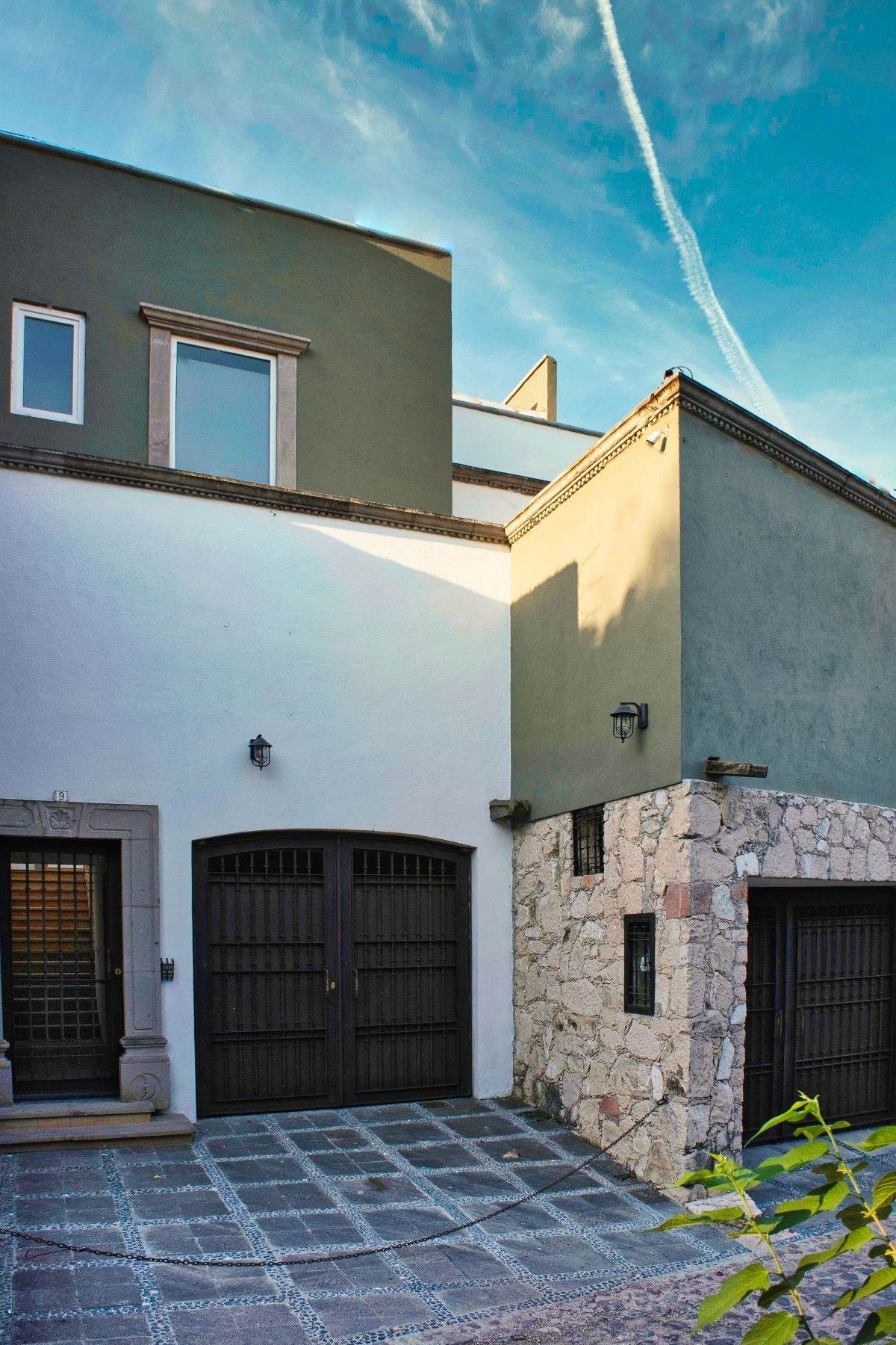 Single Family Homes for Sale at Casa Alba Camino Real a Xichu #9, Guadiana San Miguel De Allende, Guanajuato 37770 Mexico
